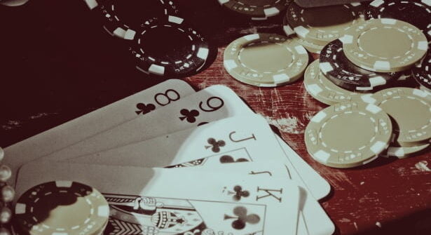 Main de poker