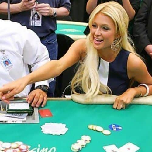 paris hilton joue au blackjack